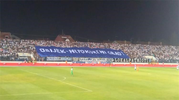 Slika /Utakmica Osijek Hajduk/IMG-eff51c82549e3b520571fa2f9799c402-V.jpg